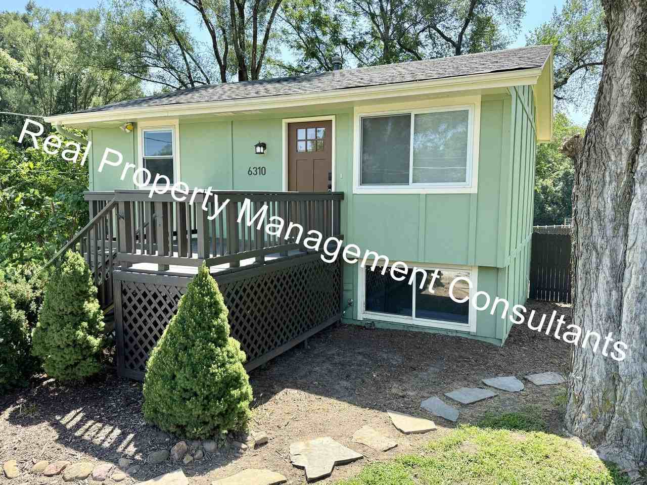 6310 Nw Waukomis Dr - Photo 2 of 27