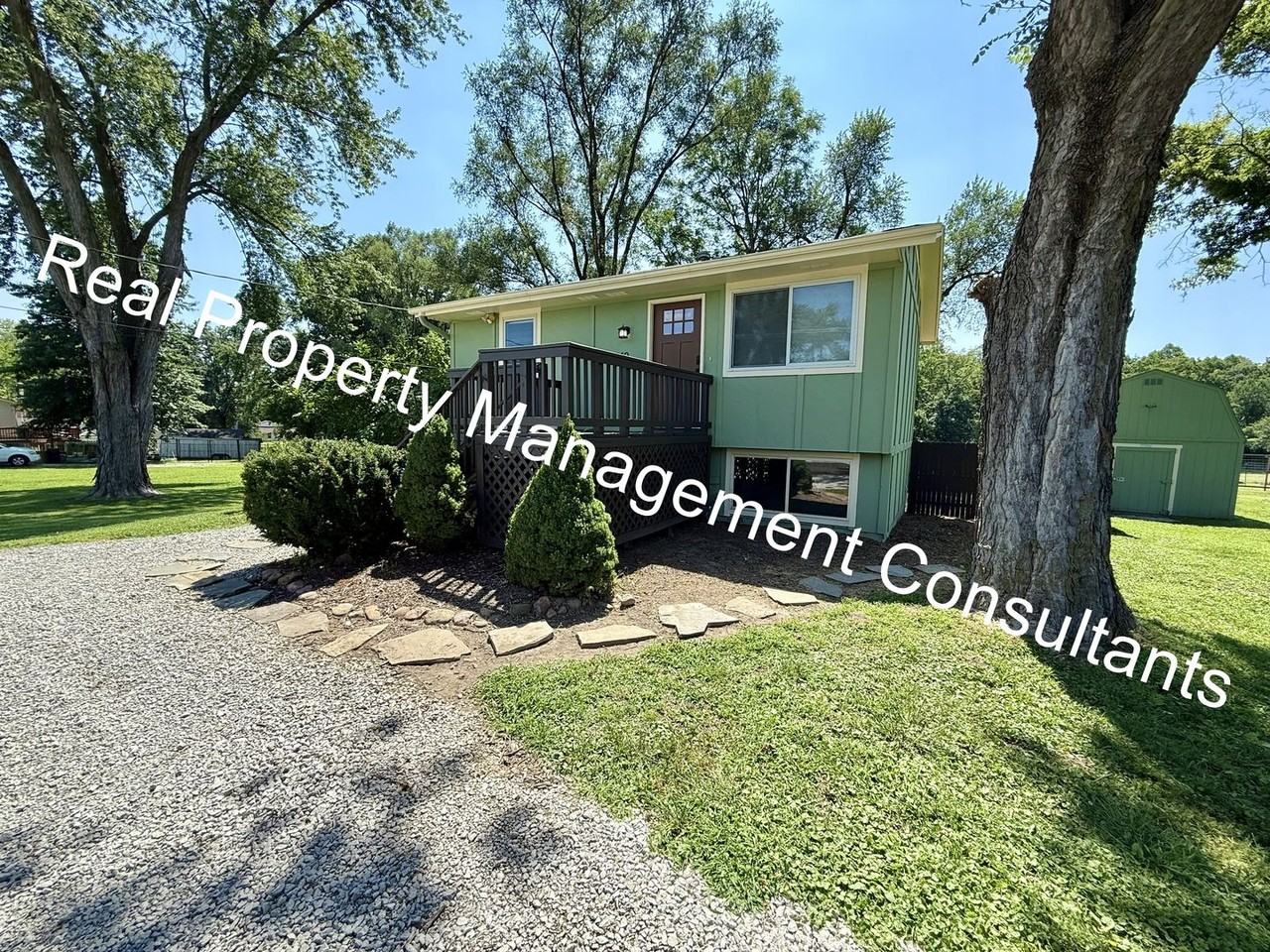 6310 Nw Waukomis Dr - Photo 3 of 27