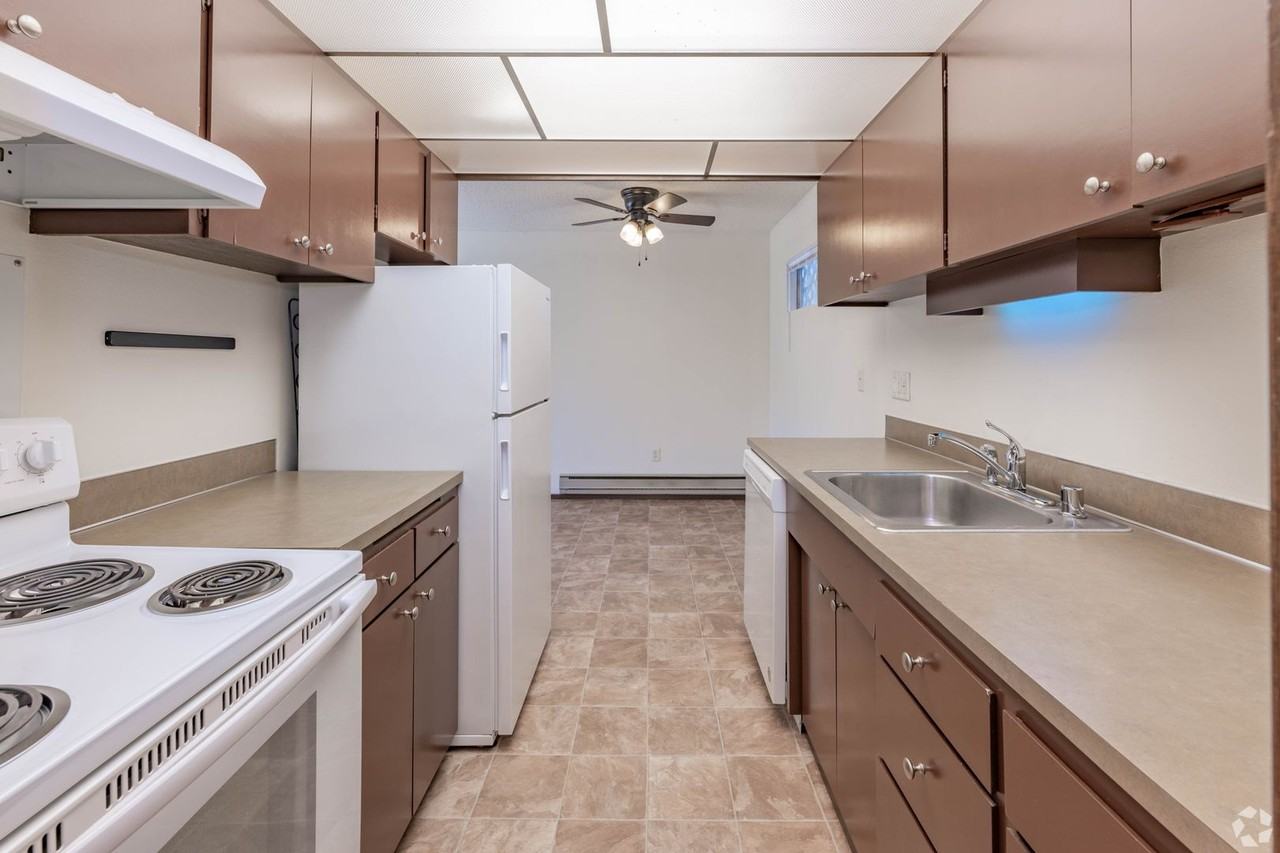 Sou'Wester Apartments - Photo 7 of 12