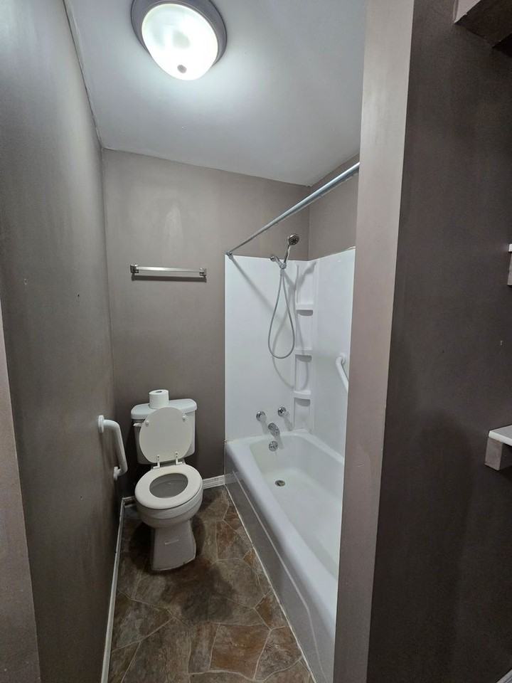 205 E Van Buren St - Photo 3 of 7