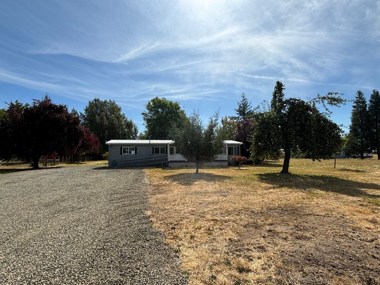 34715 Riverside Dr Sw - Photo 2 of 17