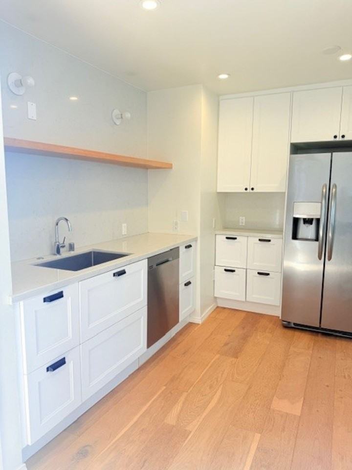 2202 S Bronson Ave - Photo 2 of 12