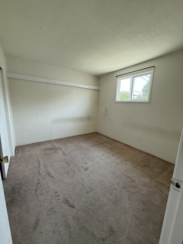 708 North Lincoln Street - Photo 5 of 12