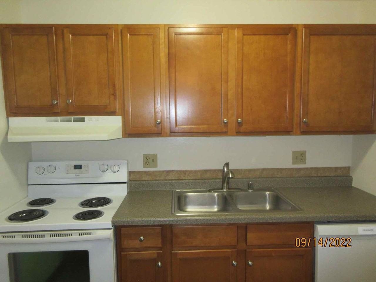 N111W15782 Vienna Ct #15 - Photo 7 of 14