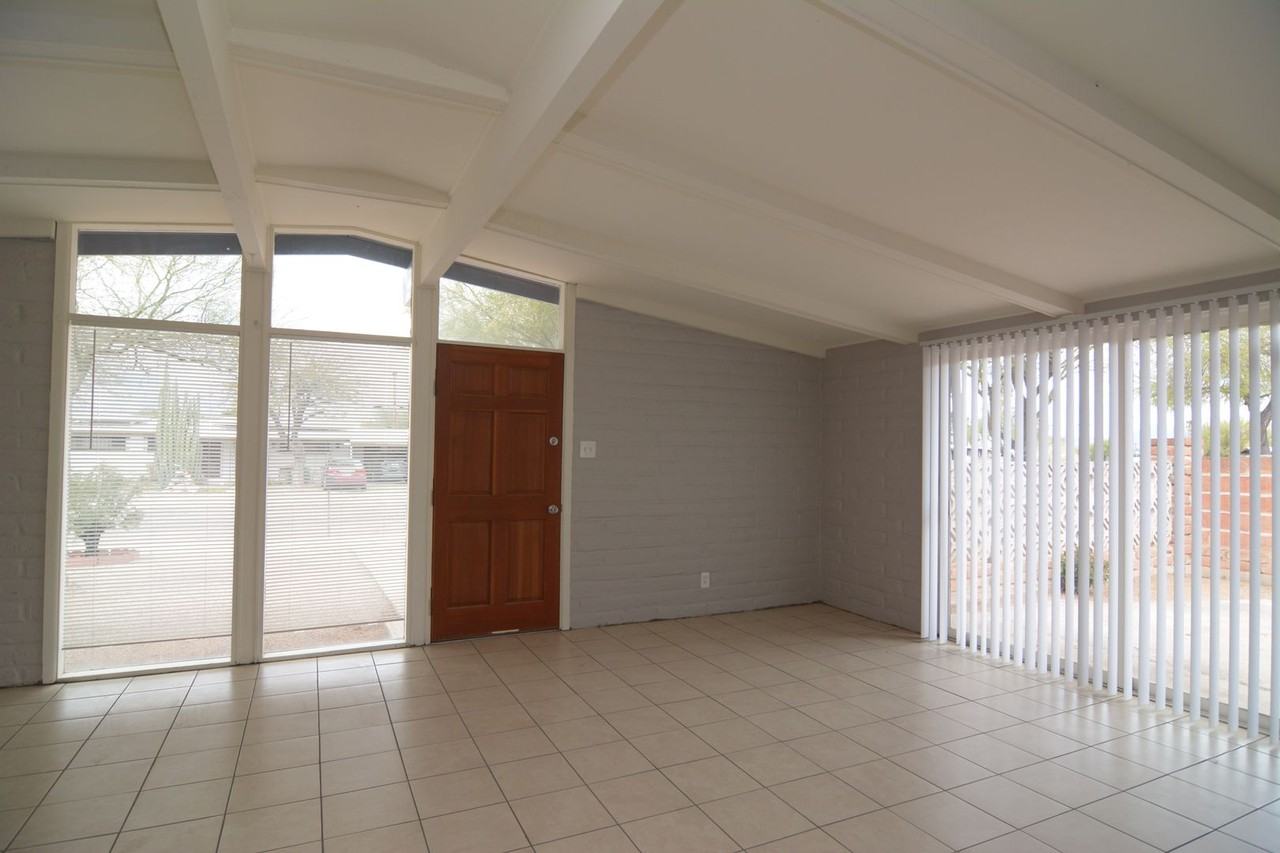 7136 E Elbow Bay Dr - Photo 3 of 18