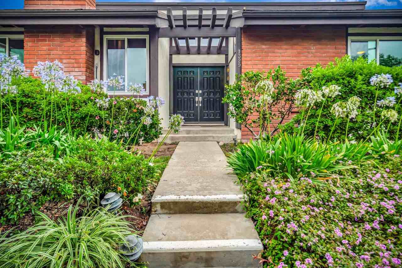 1329 Avenida De Cortez - Photo 2 of 35