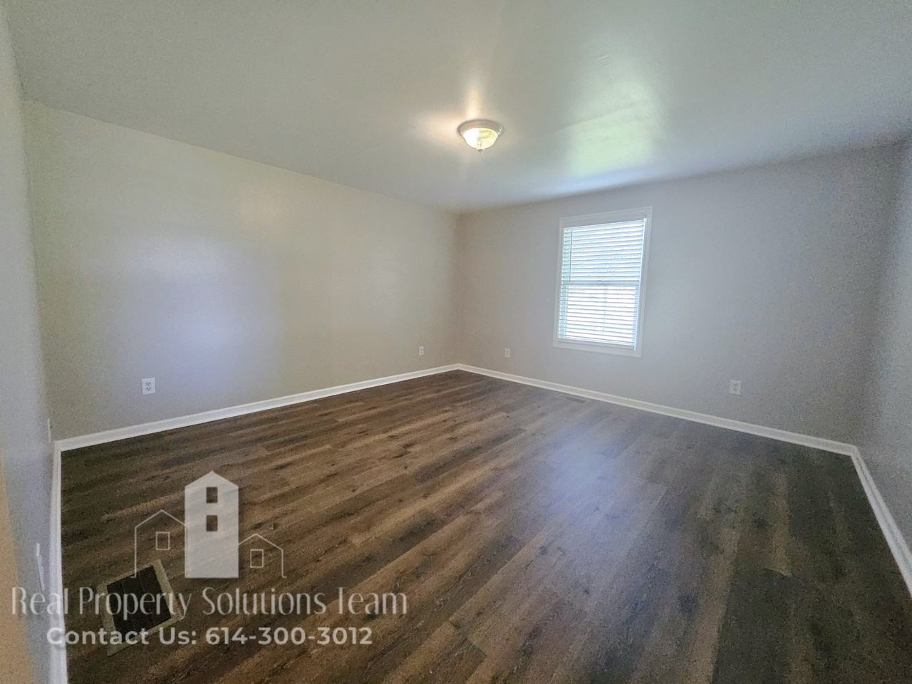 701 Kenny Lane North - Photo 2 of 9