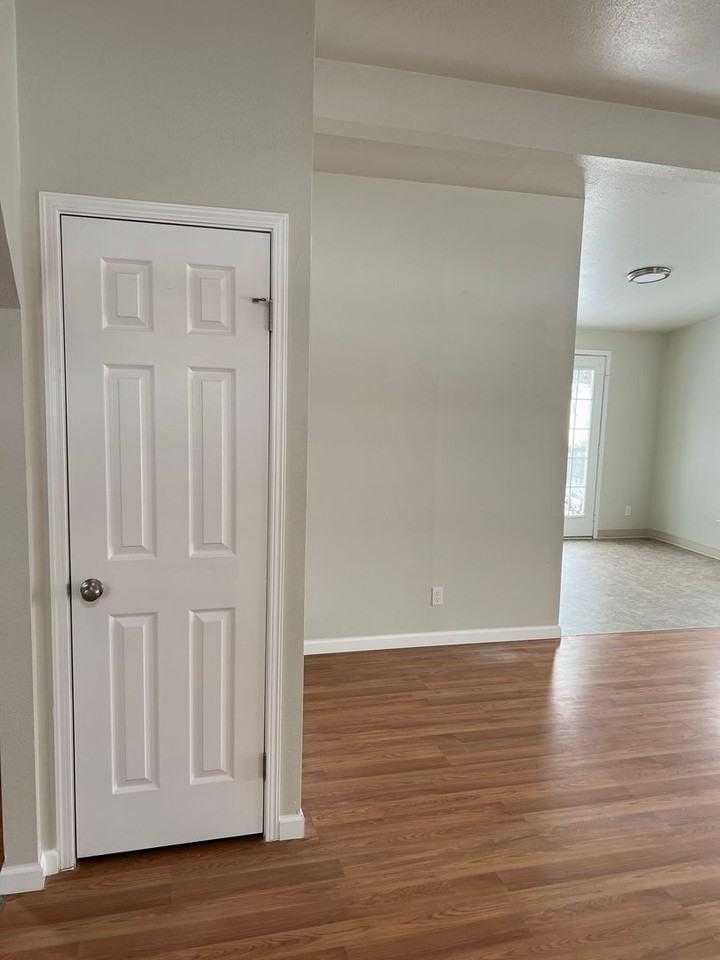 3253 W Hills Rd #B - Photo 3 of 26