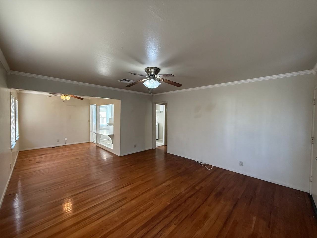 127 Franklin Ave - Photo 3 of 18