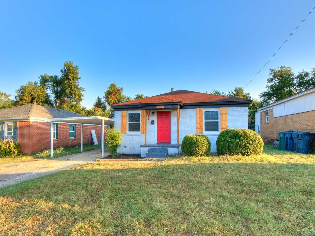 2817 Ne Success St - Photo 3 of 31