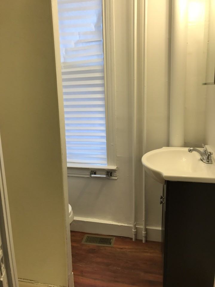 651 W Princess St #1 - Photo 6 of 7