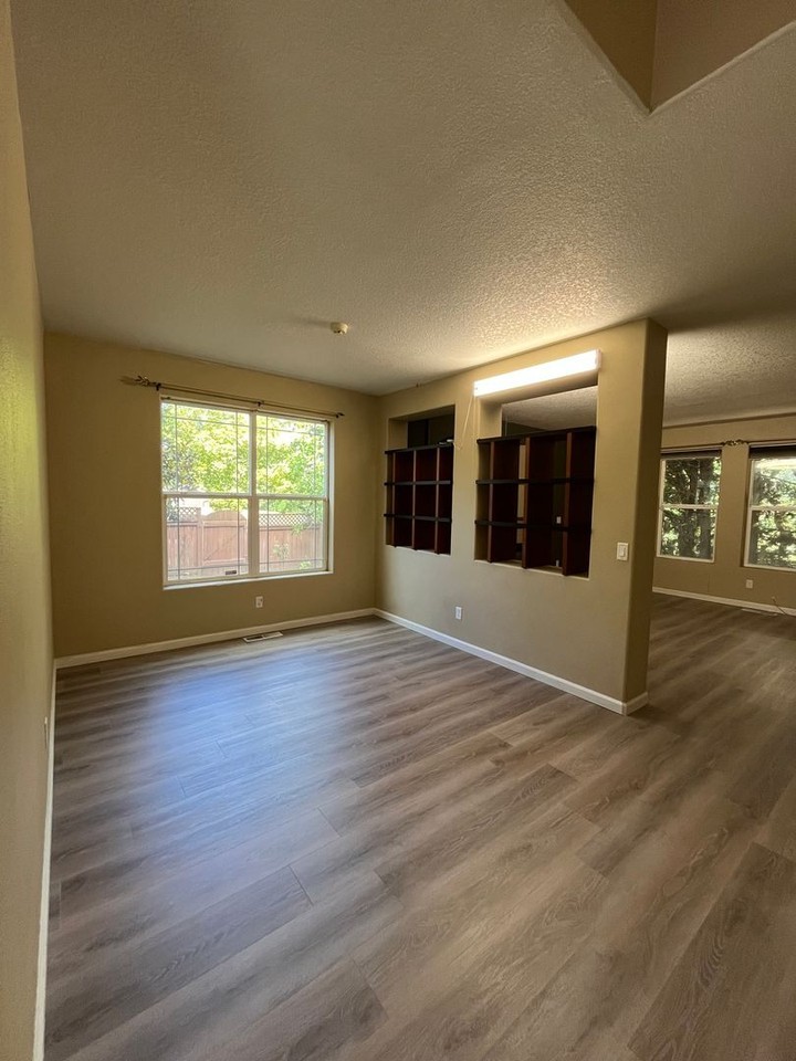 1983 Southwest 19th Terrace - Photo 4 of 32