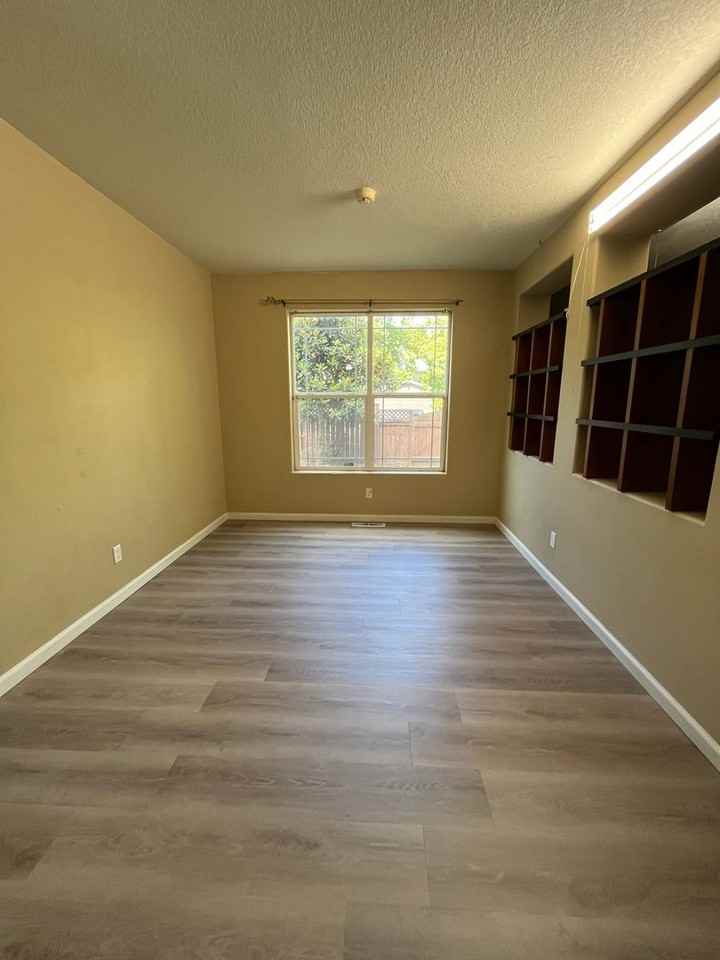 1983 Southwest 19th Terrace - Photo 5 of 32