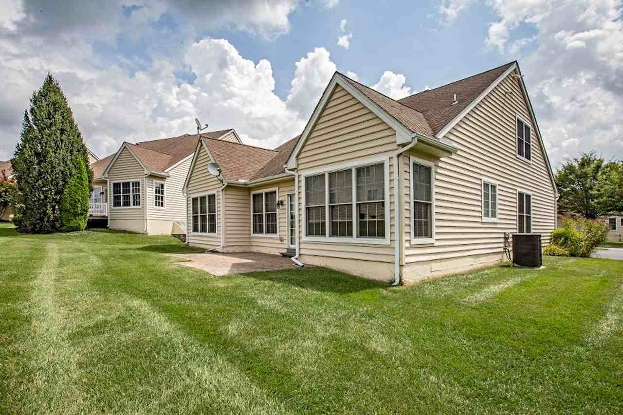 113 Hollins Rd - Photo 3 of 23