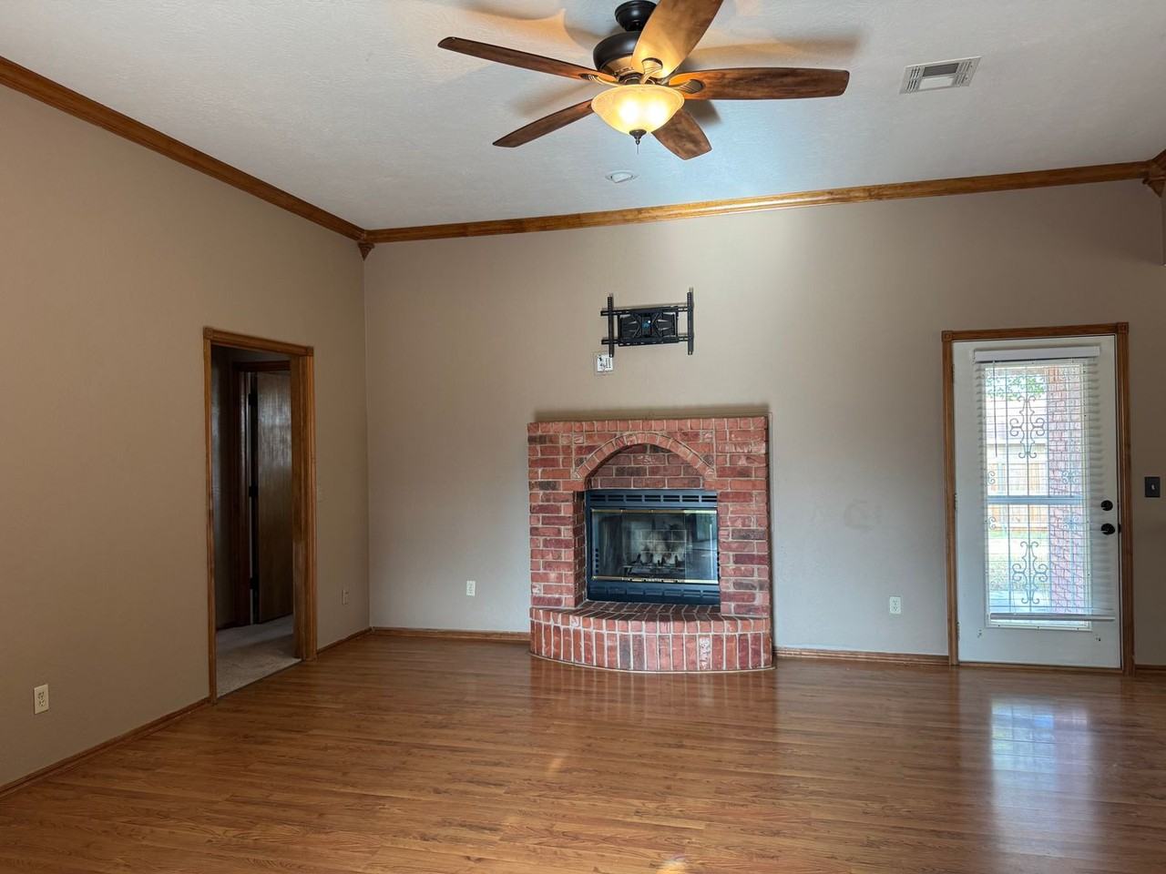 1506 Sw 69th St - Photo 2 of 31