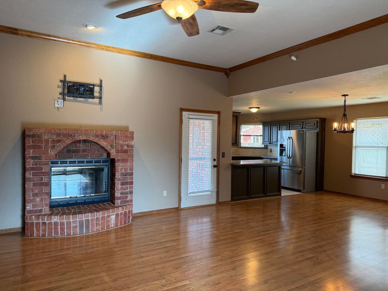 1506 Sw 69th St - Photo 3 of 31