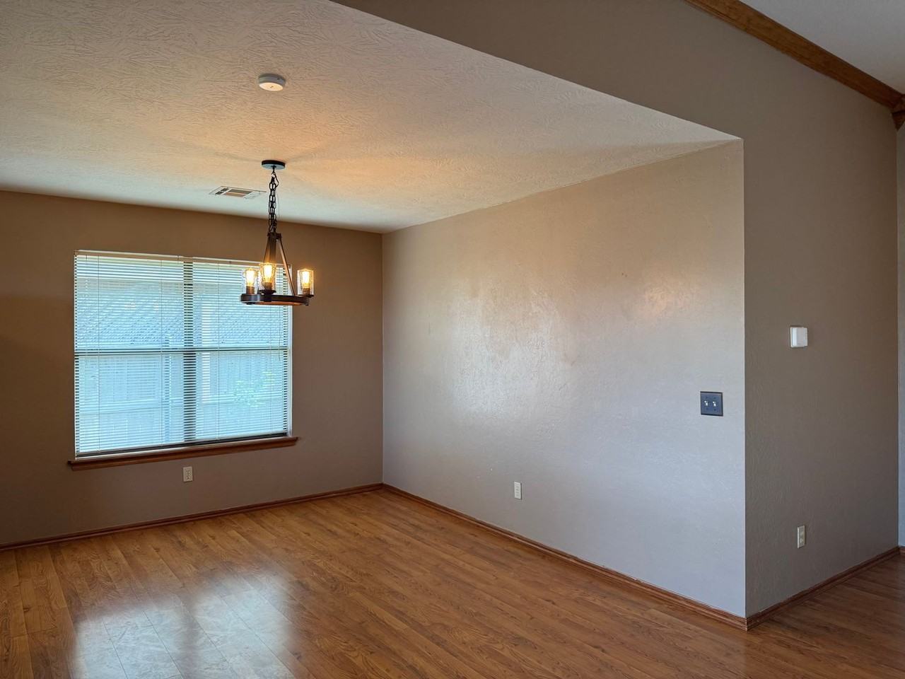 1506 Sw 69th St - Photo 5 of 31