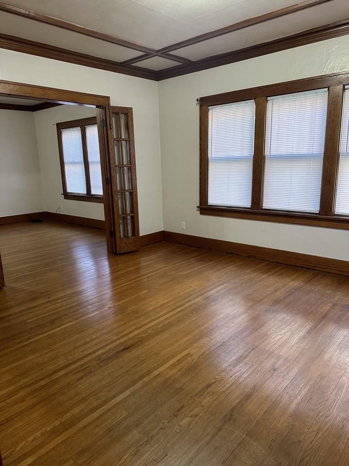 1007 E Corning - Photo 6 of 7