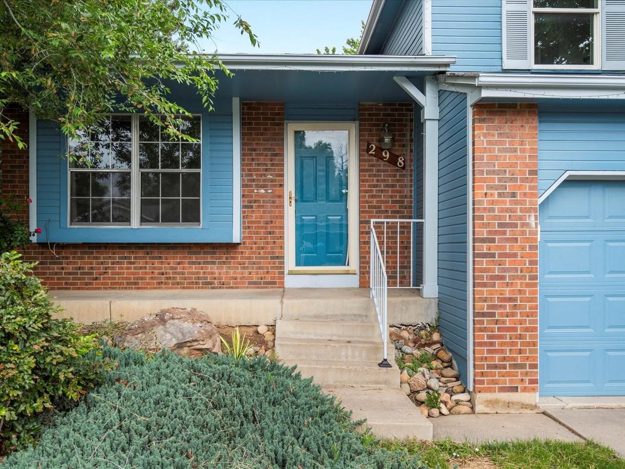 298 S Hoover Ave - Photo 2 of 34