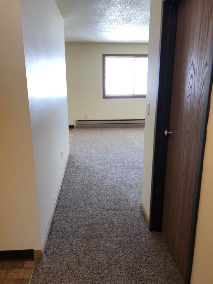 613 Park Avenue - Photo 2 of 11