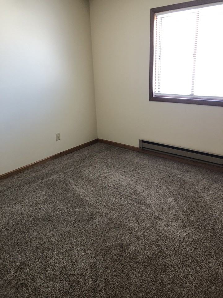 613 Park Avenue - Photo 3 of 11