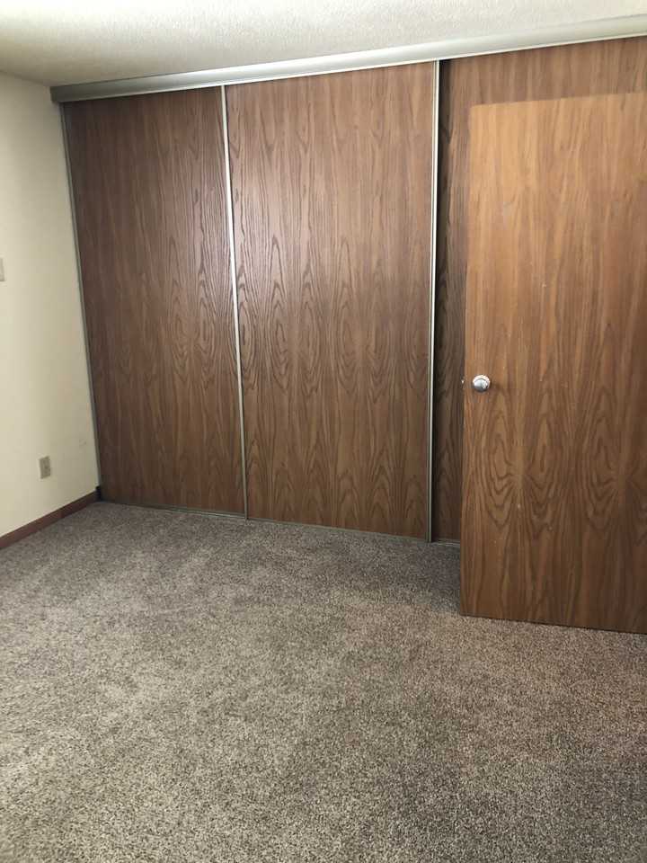 613 Park Avenue - Photo 5 of 11