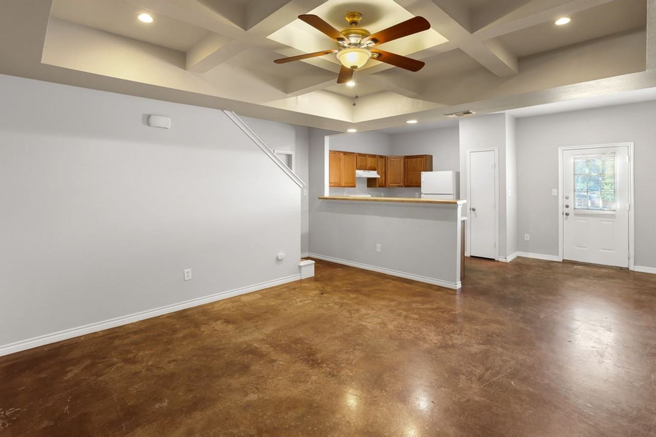 6410 Summit Oak - Photo 2 of 18