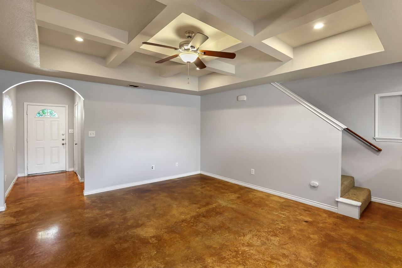 6410 Summit Oak - Photo 3 of 18