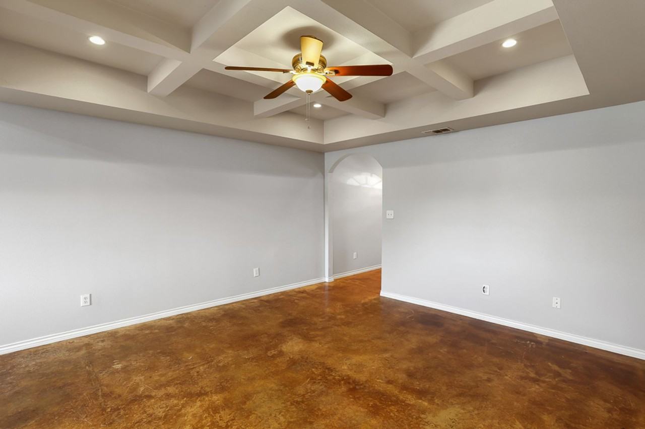 6410 Summit Oak - Photo 4 of 18