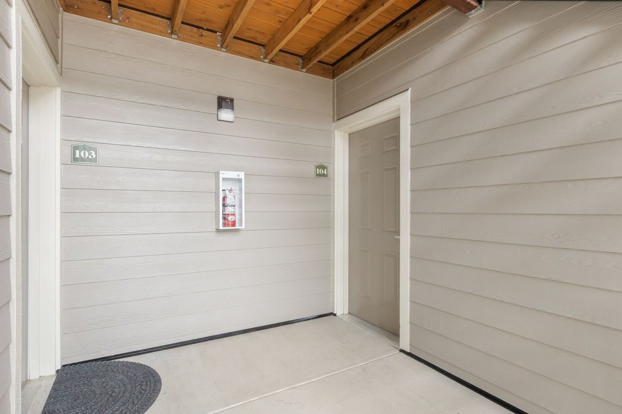 Where the City Meets the Wilderness: Your Roseburg Apartment Oasis - Photo 6 of 45