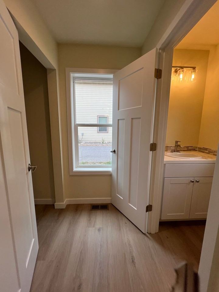 20 Charles St - Photo 7 of 22