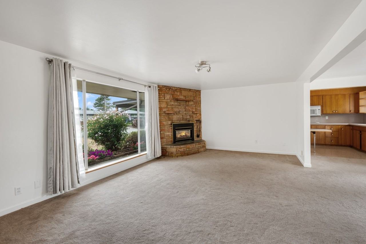 458 Index Ave Ne - Photo 2 of 19