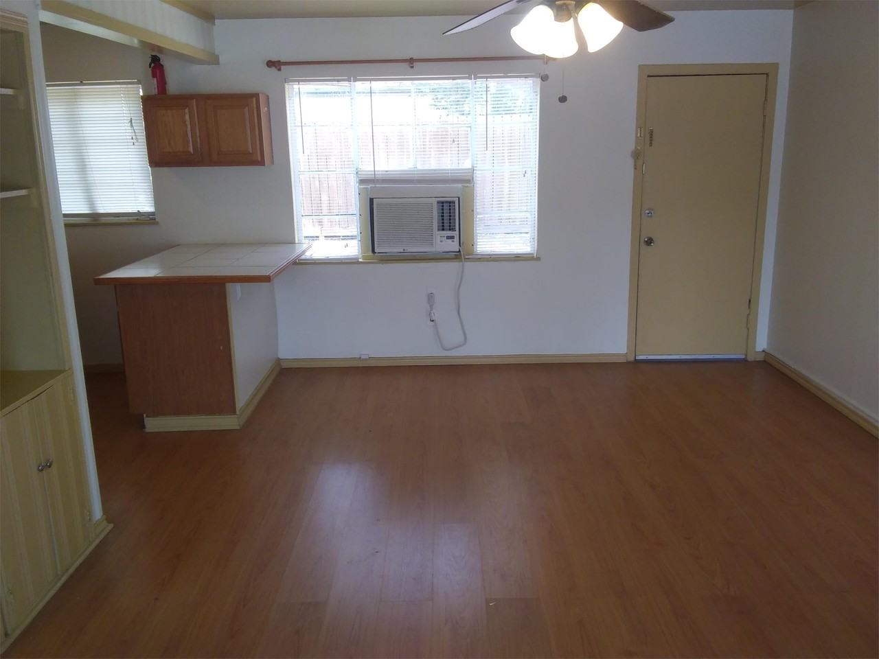 801 Eleanor Ave - Photo 4 of 14