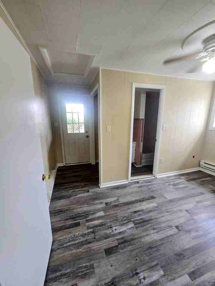 701 N Front St - Photo 2 of 9