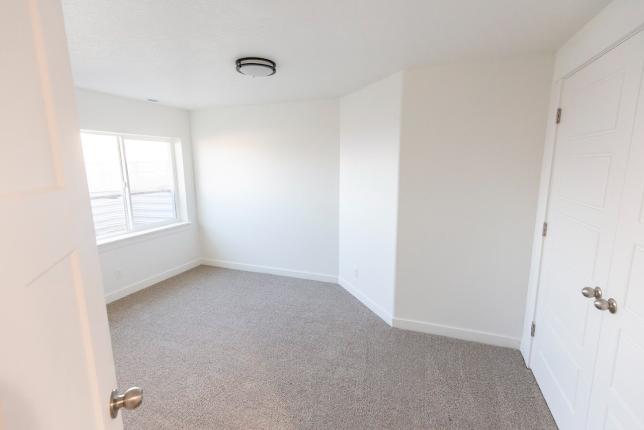 1062 N Highpass Dr - Photo 4 of 11