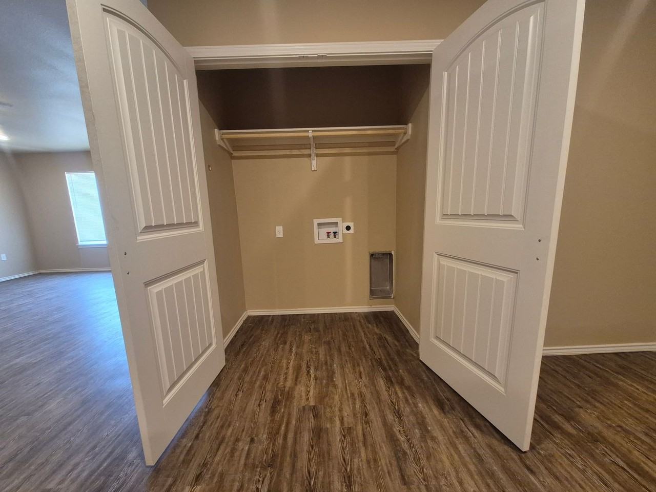 2408 N Avenue O - Photo 5 of 18