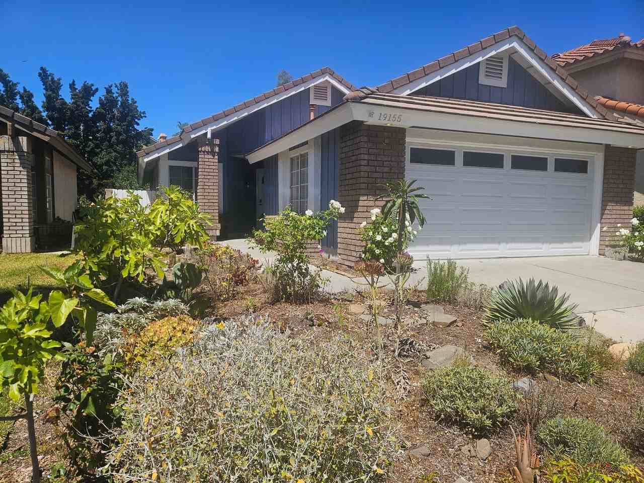 19155 Echo Pass Rd - Photo 3 of 44