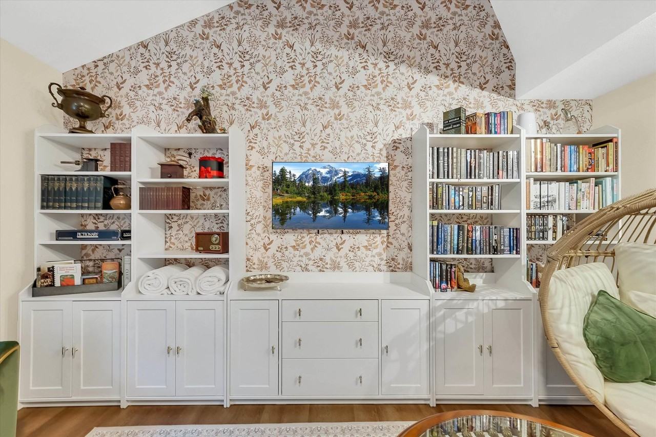 11807 Dogwood Pl - Photo 2 of 43