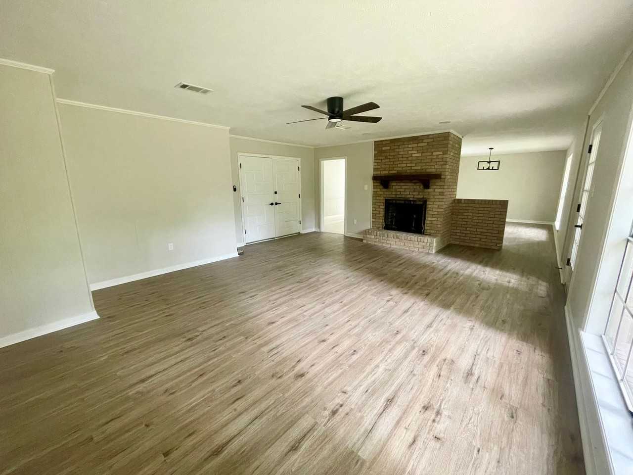 53 Summit Ridge Dr - Photo 3 of 14