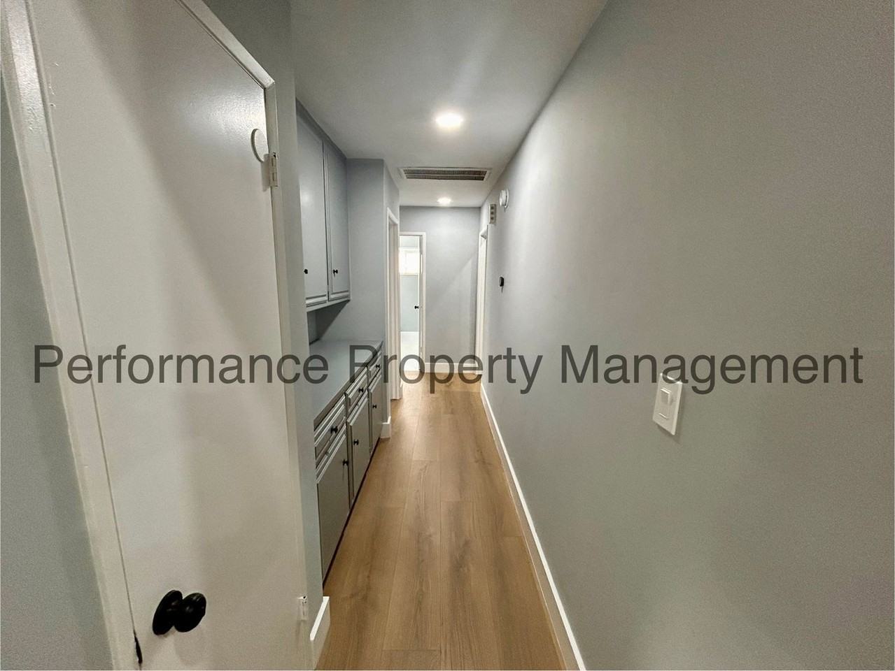 7508 Stockdale Highway - Photo 6 of 19