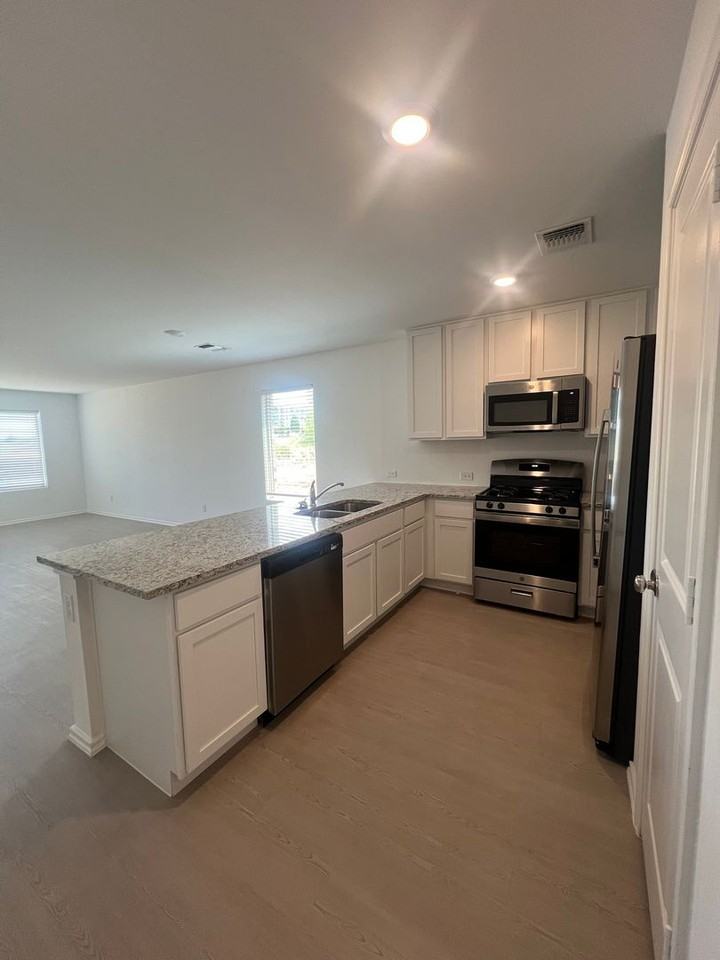 14810 Razorbill Dr - Photo 7 of 37