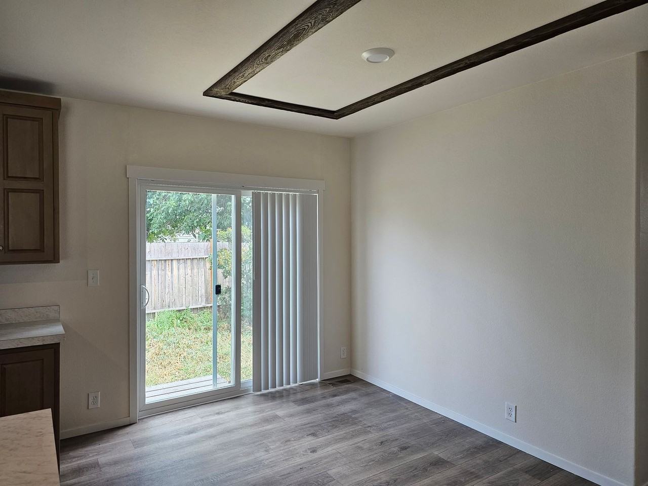 2404 Empire Dr - Photo 2 of 16