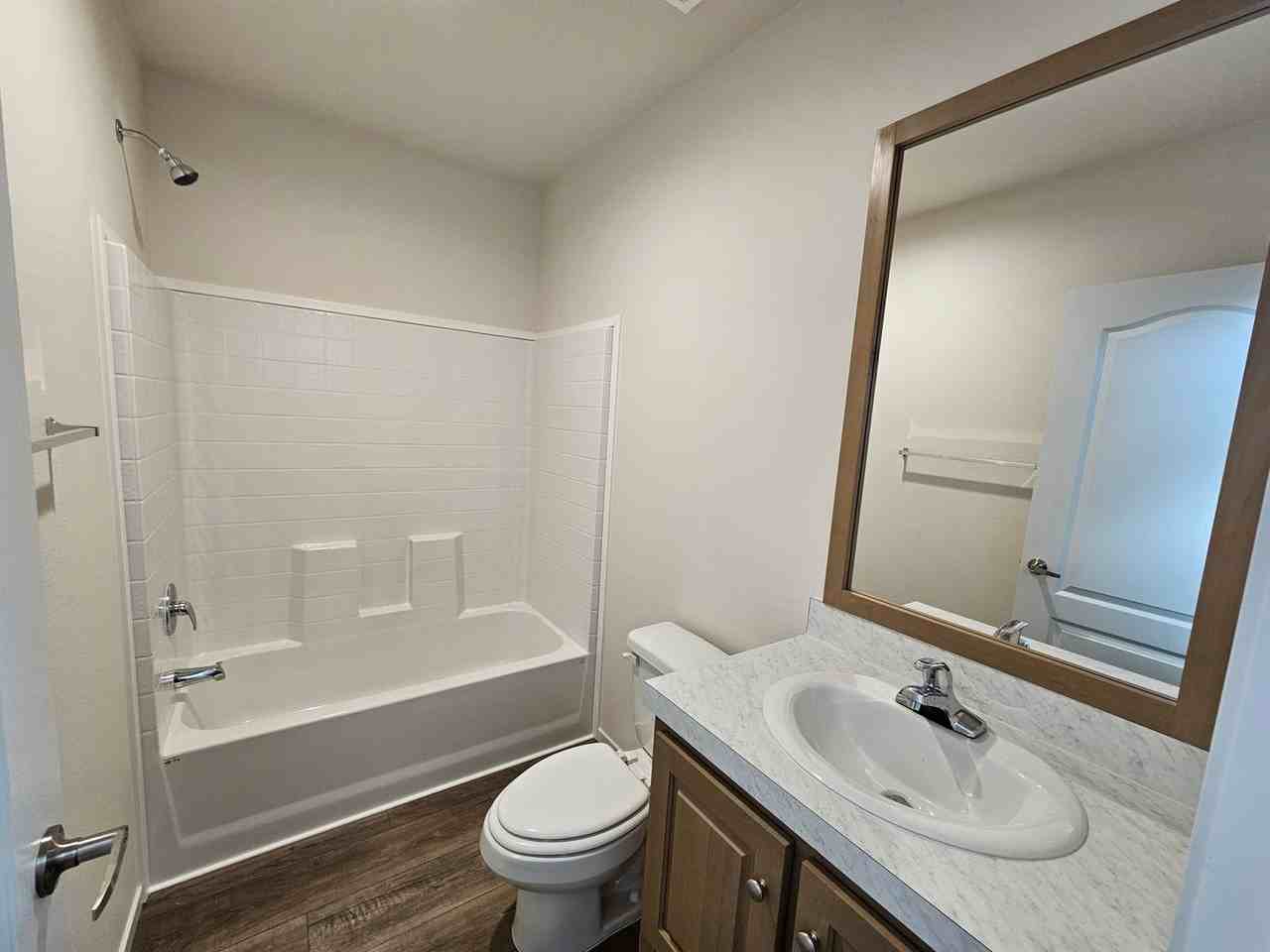2404 Empire Dr - Photo 5 of 16