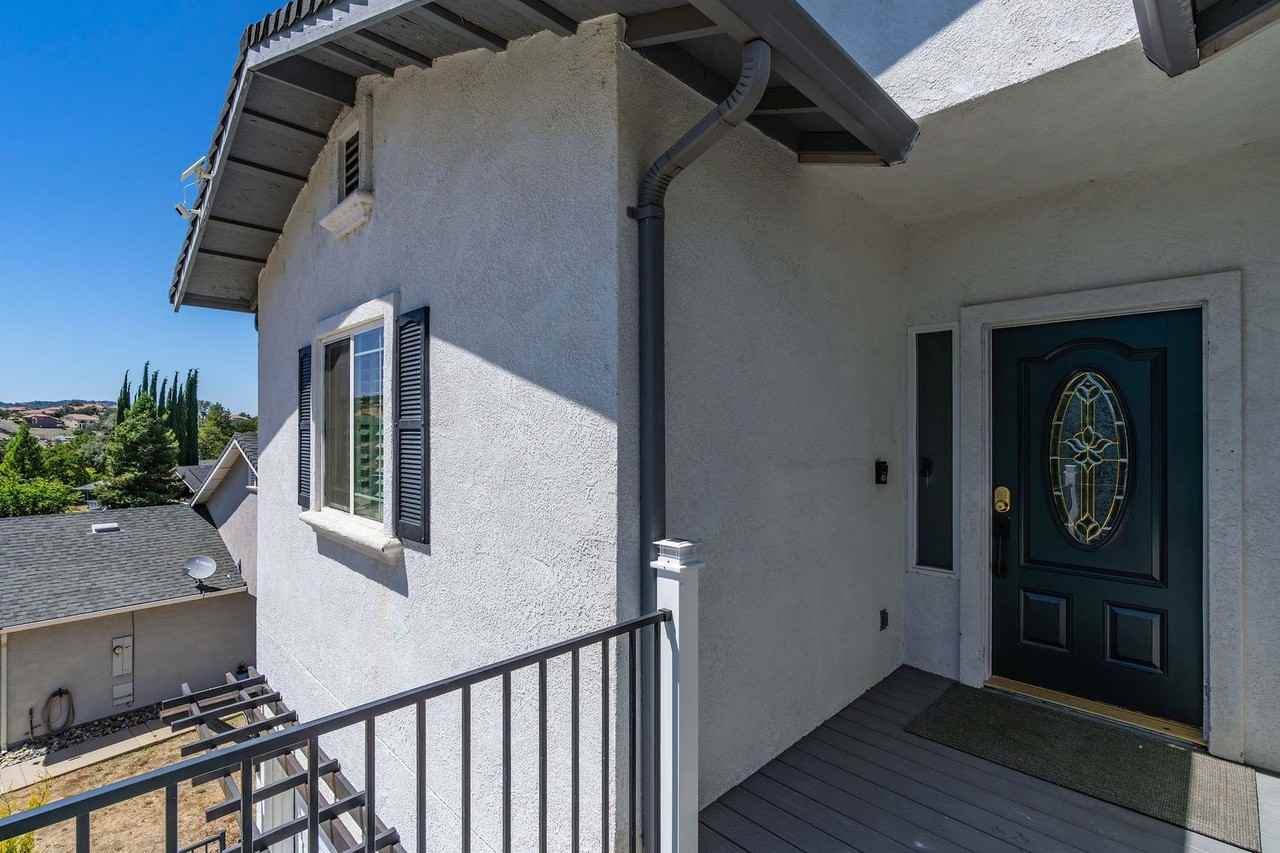 321 Duchess Dr - Photo 3 of 34