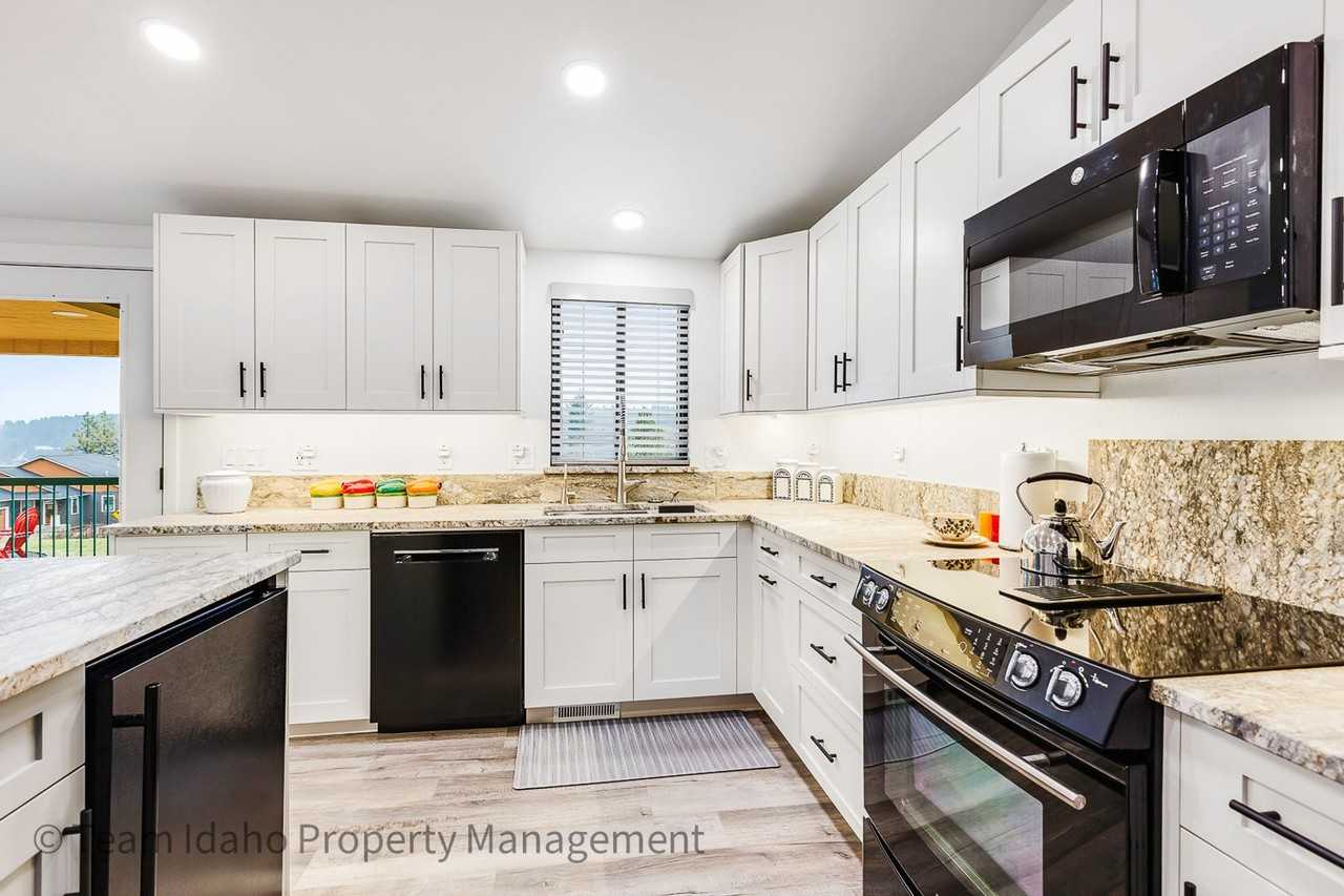 34797 N Limekiln Rd - Photo 6 of 29