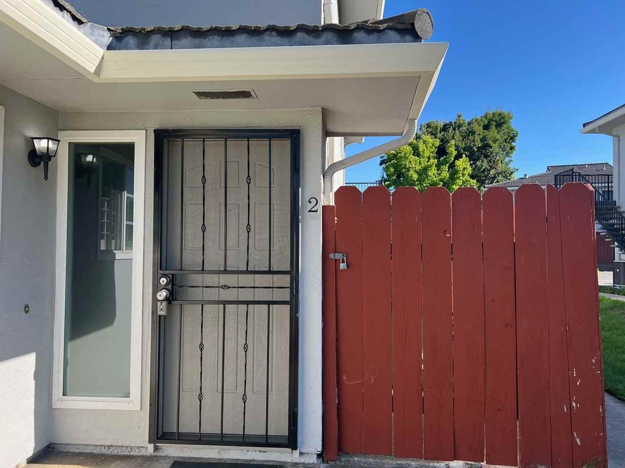 824 Blossom Hill Rd - Photo 2 of 18