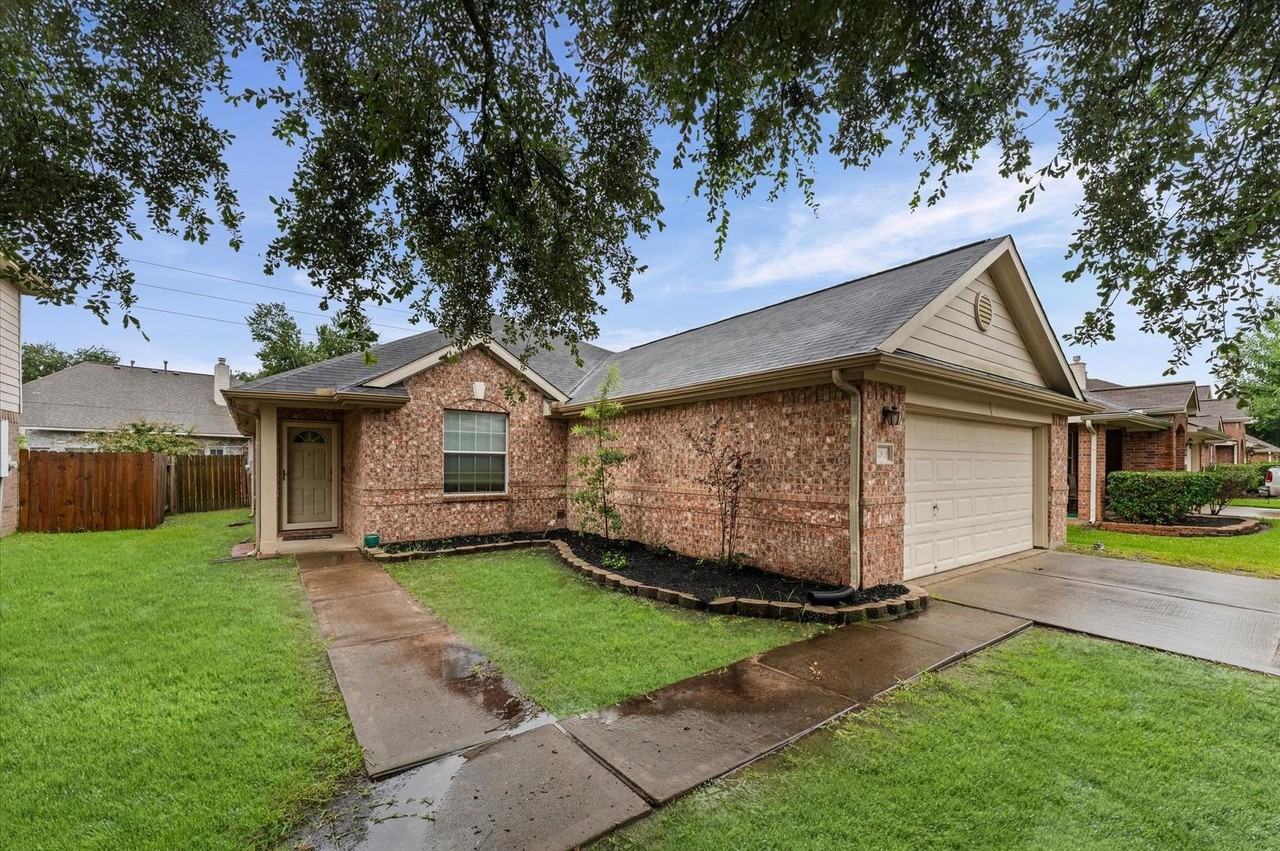 11919 Piney Bend Dr #0 - Photo 2 of 17