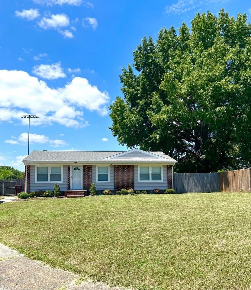 908 Serf Ct - Photo 2 of 37