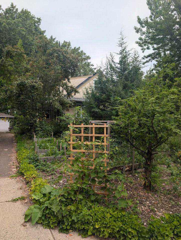 1015 Sperl St - Photo 2 of 42