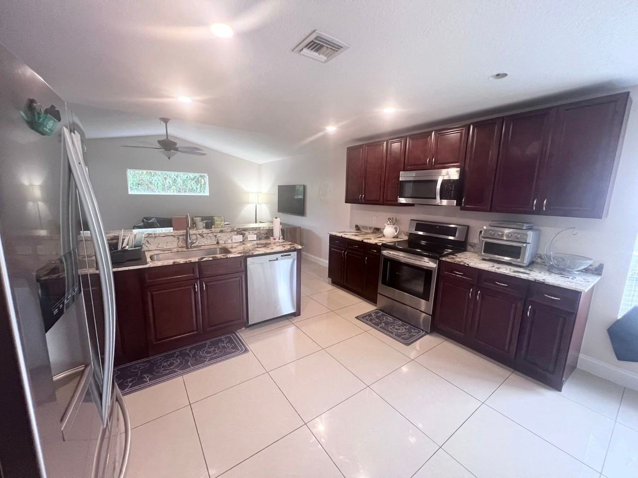 3872 Cypress Lake Dr - Photo 7 of 20